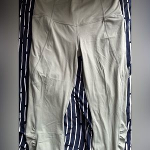 Leggings with pockets